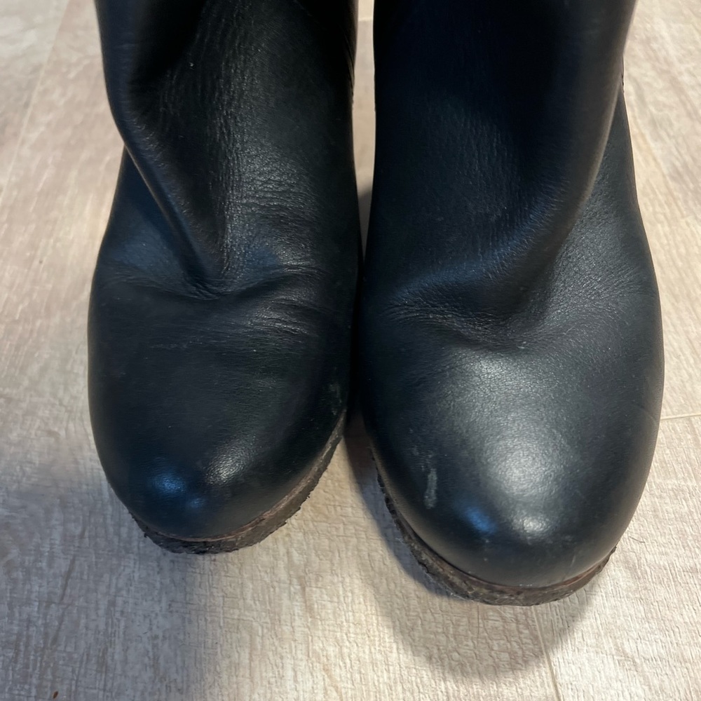 Ugg Ravenna Black Leather Tall Cuffed Wedge Boots size 8 - Picture 3 of 6